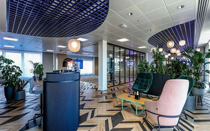 分享國外3400平保險公司辦公室設(shè)計效果圖