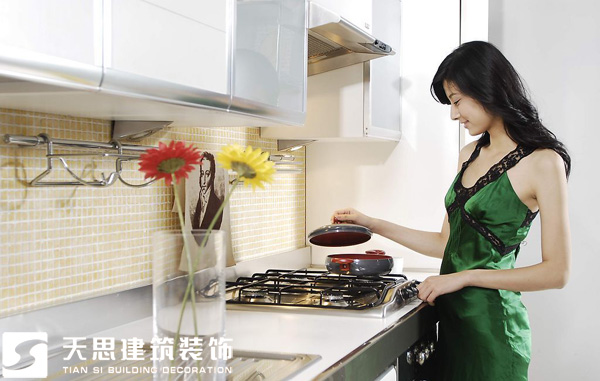 <a href=http://m.jstongyue.com/anli/ target=_blank class=infotextkey>合肥工裝</a>公司